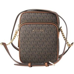 Jet Set Travel Medium Logo Crossbody Bag